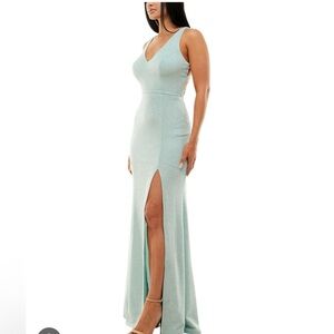 Elegant Speechless Woman’s Size 3 Light Blue Sleeveless Dress